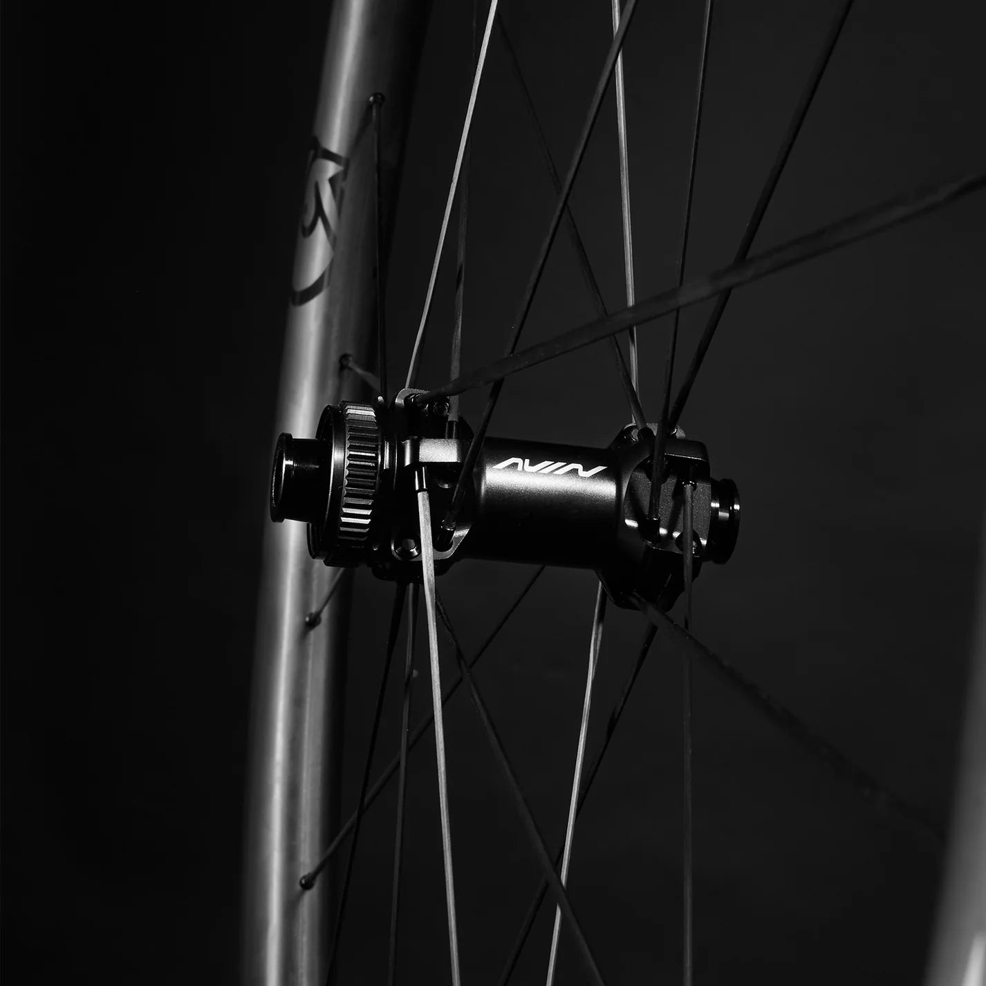 Avian CR5 DB 頂級輕量化輪組